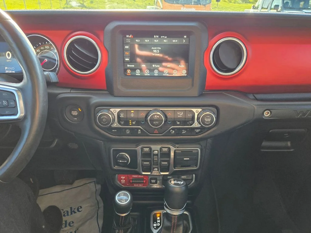 Used 2018 Black Jeep Unlimited Rubicon image 23