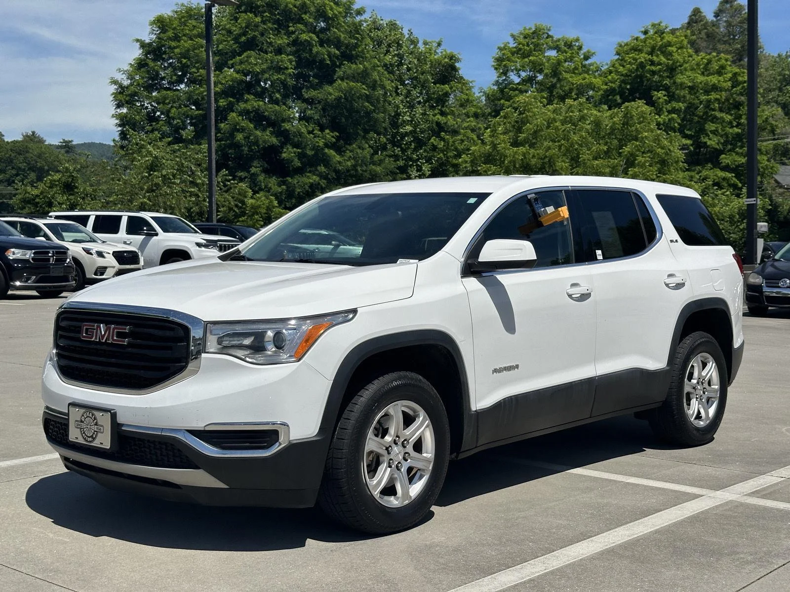 Used 2019 Summit White GMC SLE image 3