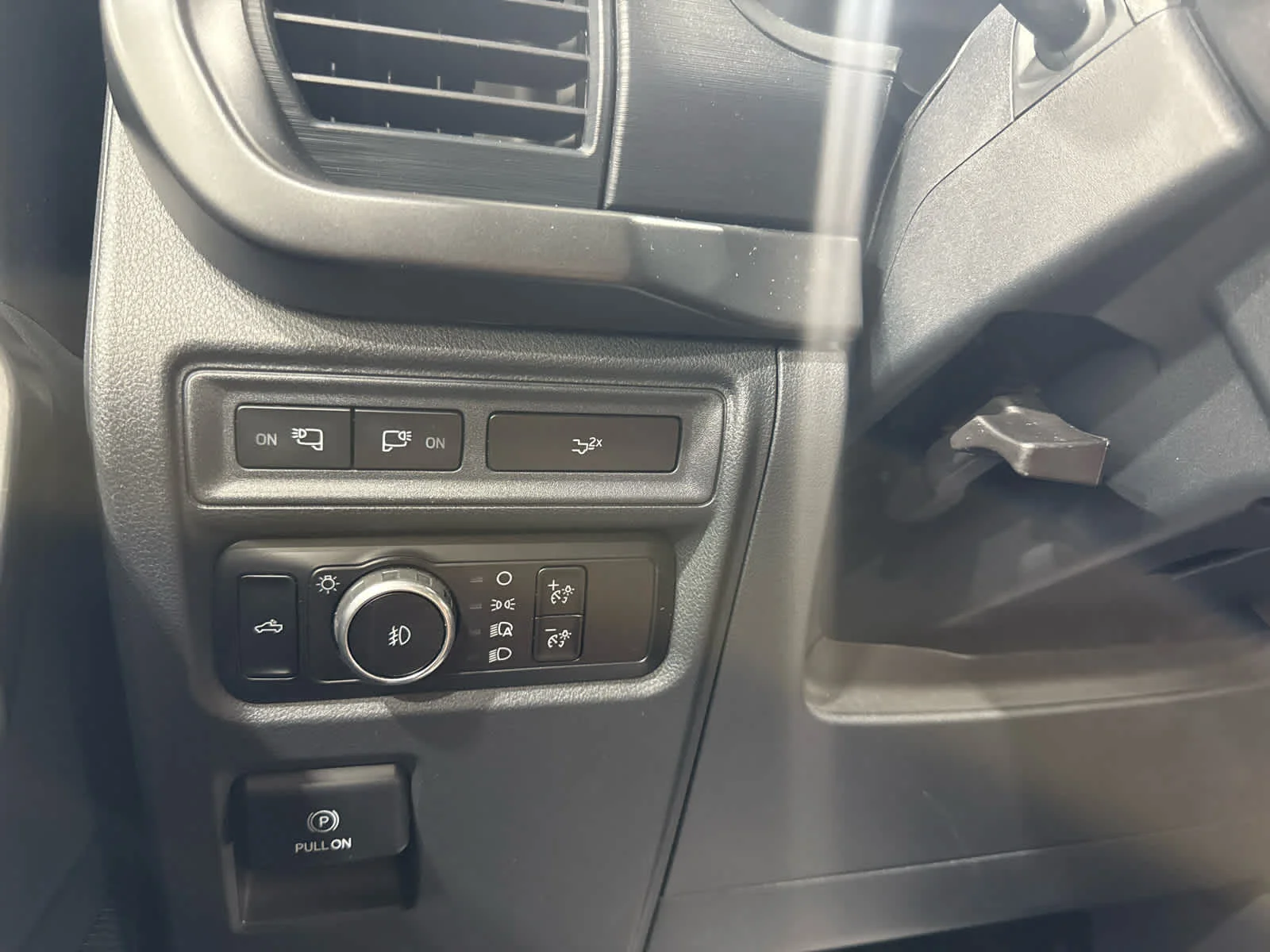 Used 2024 Silver Ford XLT image 22