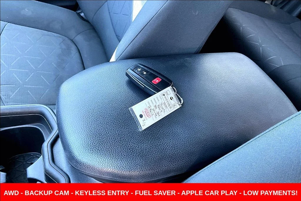 Used 2020 White Toyota XLE image 39