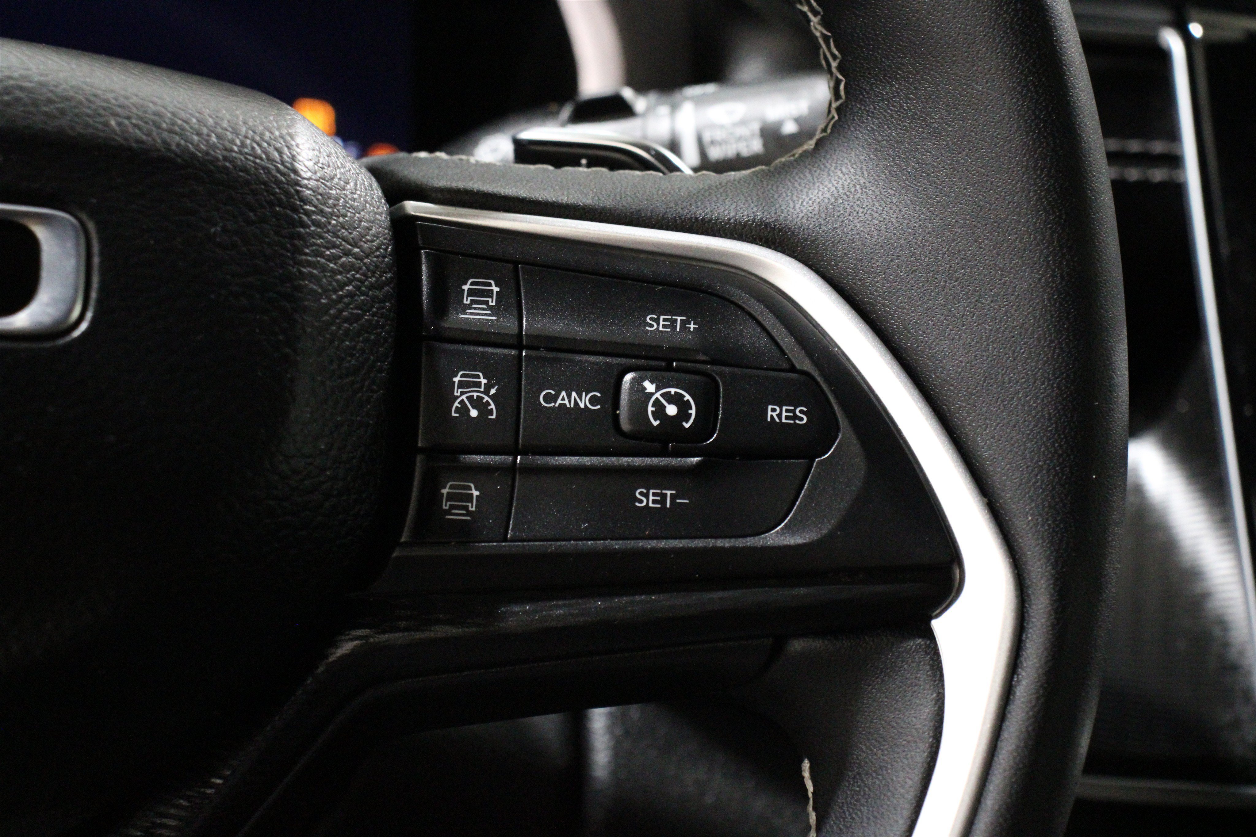Used 2025 Silver Zynith Jeep Altitude image 10