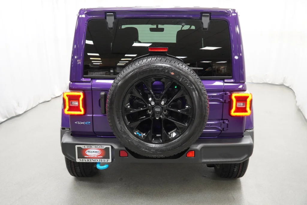 Certified Used 2023  Jeep Sahara 4xe image 16