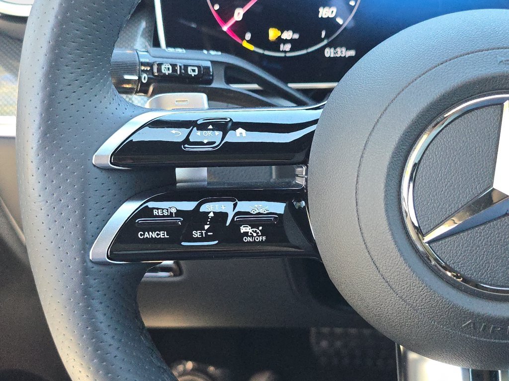 Used 2025  Mercedes-Benz GLC 300 image 23
