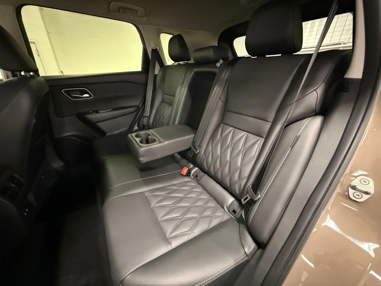 Used 2024 Black Nissan Platinum image 23