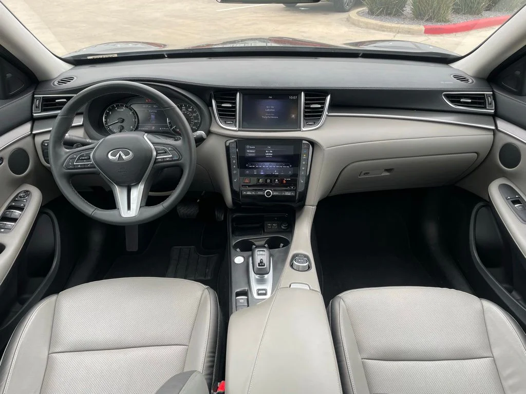 Used 2023 Black INFINITI LUXE image 13
