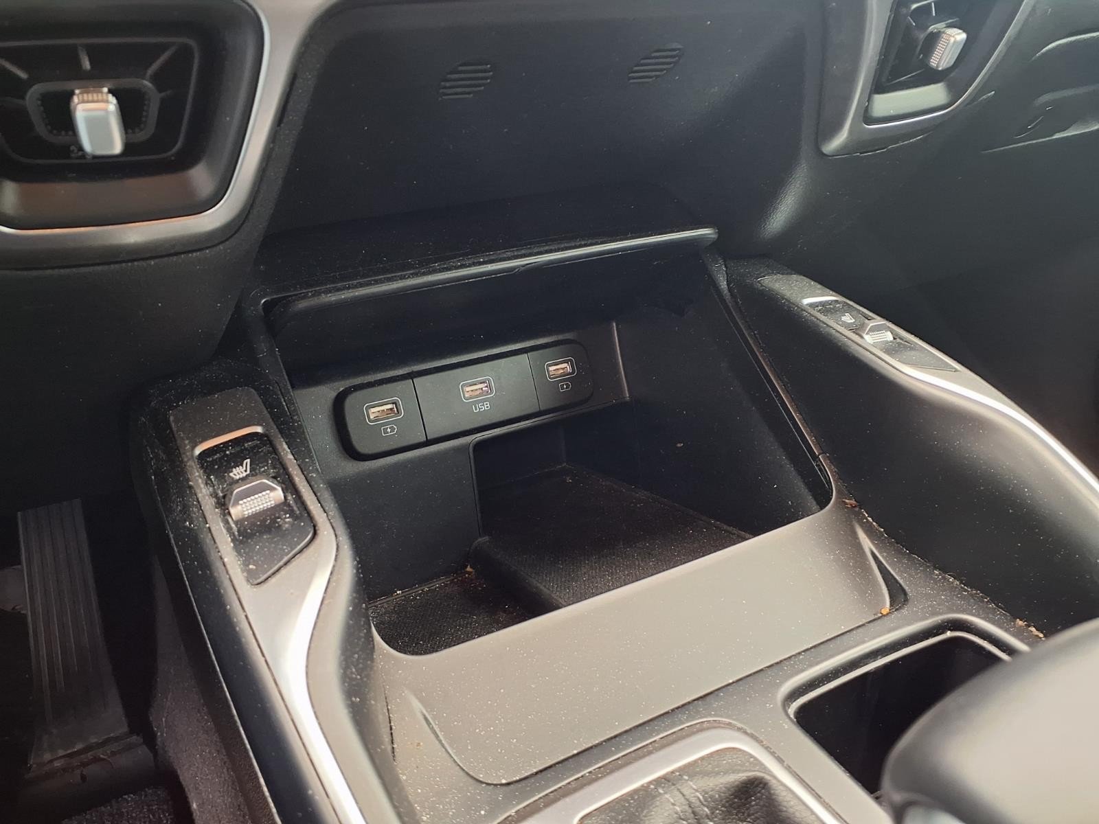 Used 2022 Glacial White Pearl Kia S image 22