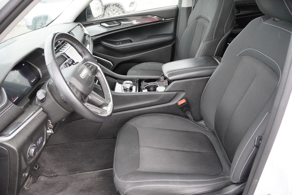 Used 2022 White Jeep Laredo image 4