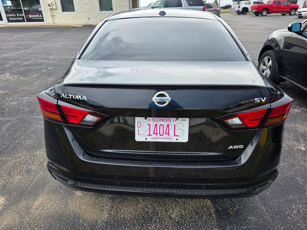 Used 2021 Super Black Clearcoat Nissan 2.5 SV image 3