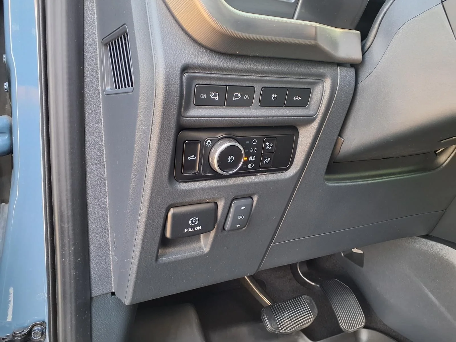 Used 2023 Gray Ford Raptor image 14