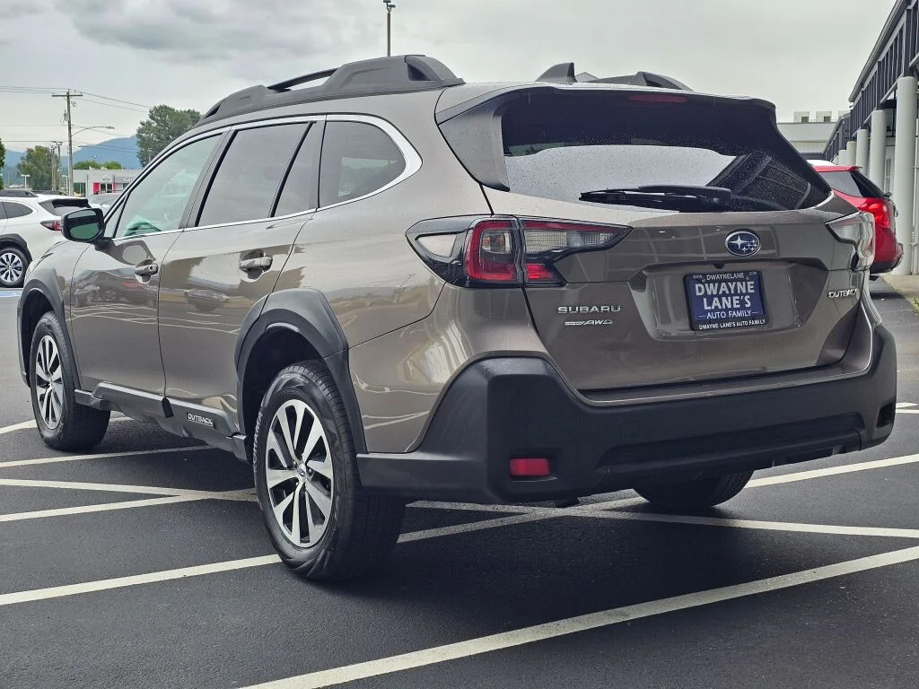 Used 2024 Brilliant Bronze Metallic Subaru Premium image 3