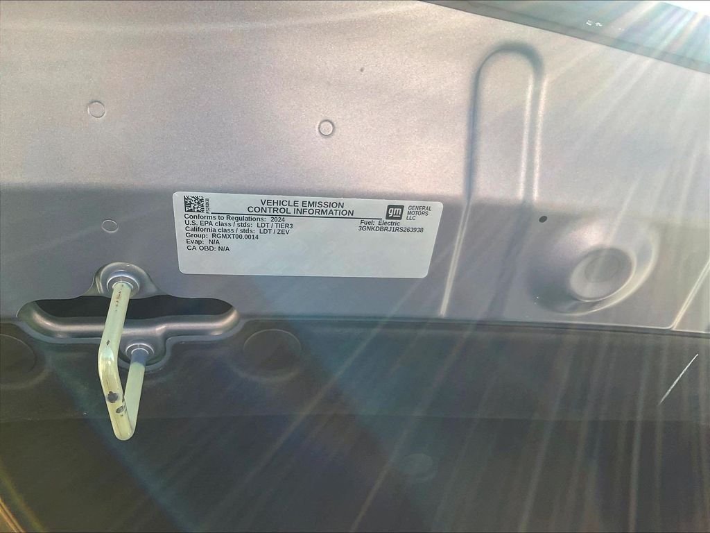 Used 2024 Gray Chevrolet LT image 34