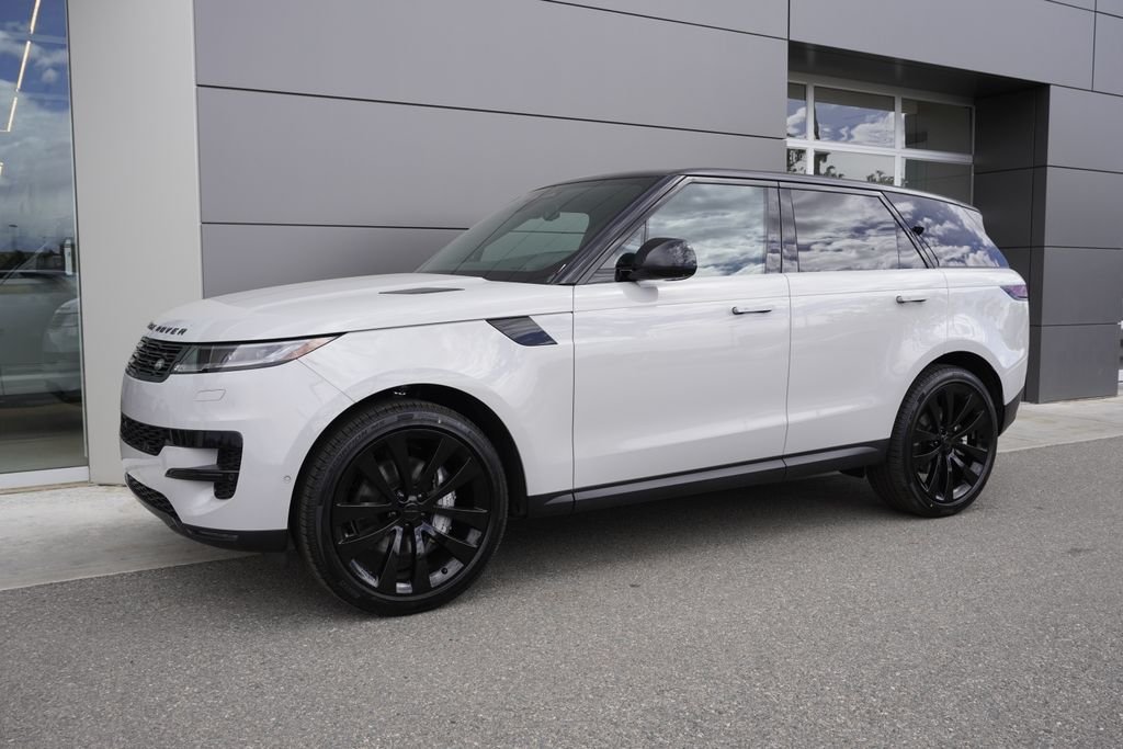 New 2026 Borasco Grey Land Rover SE image 3