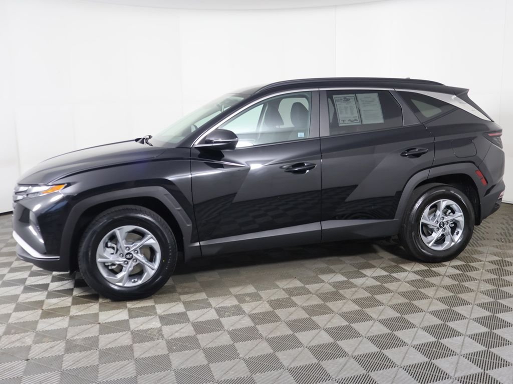 Used 2023 Black Hyundai SEL image 16