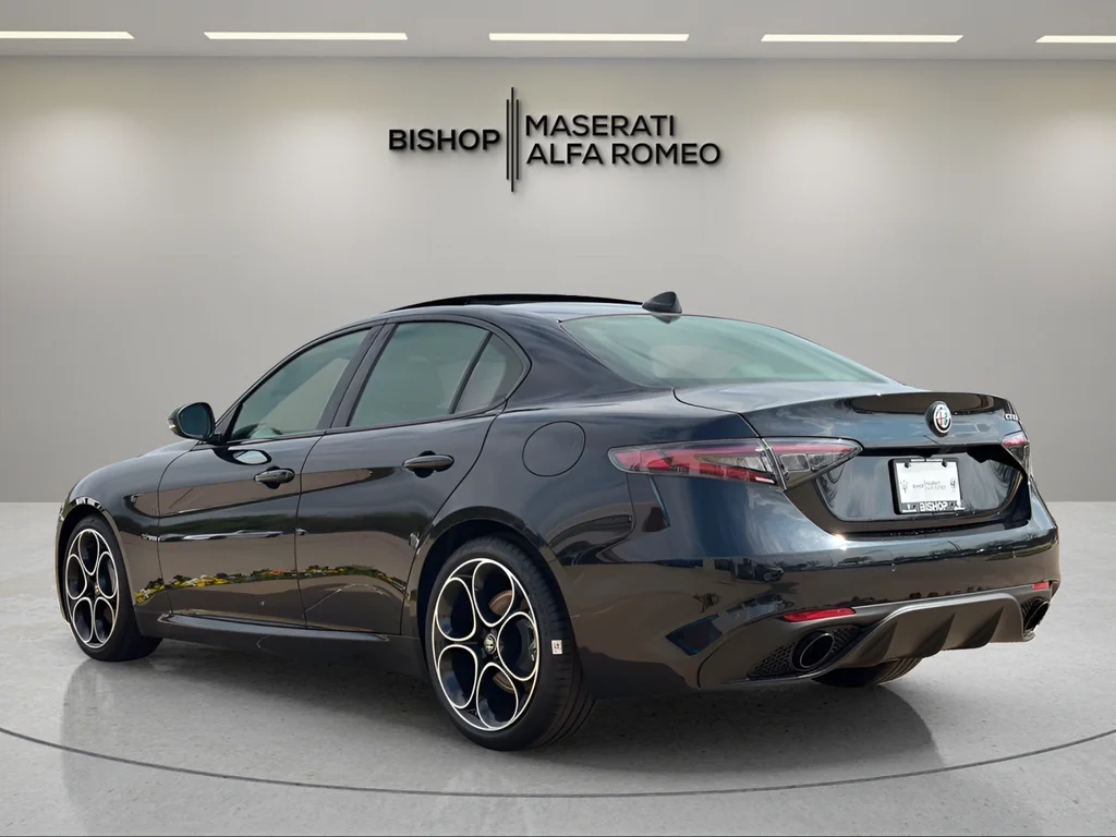 2026 Alfa Romeo Giulia Base - Photo 6