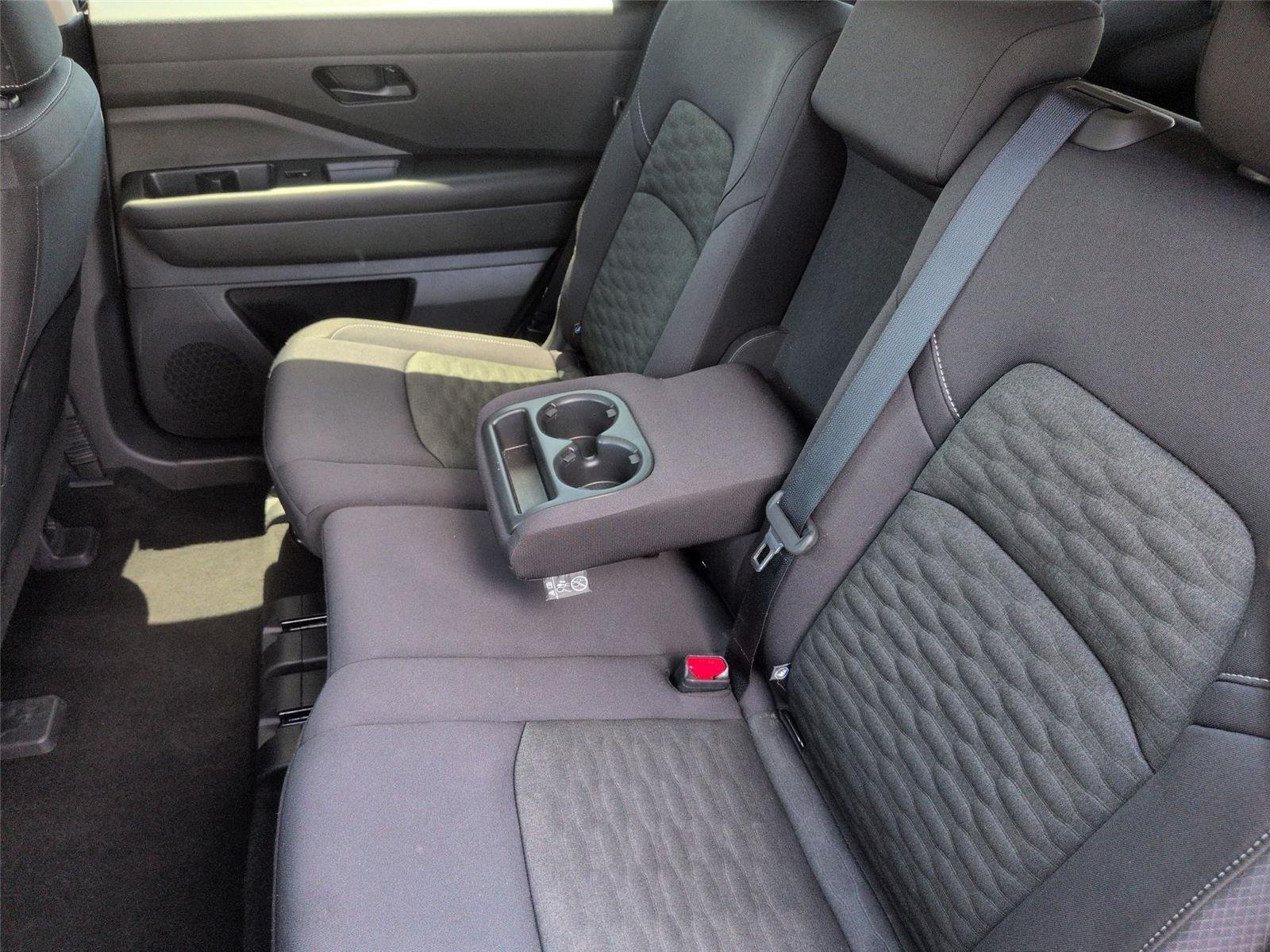Used 2024  NISSAN SV image 32