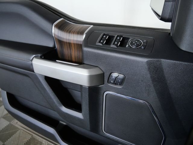 Used 2015  Ford Lariat image 30
