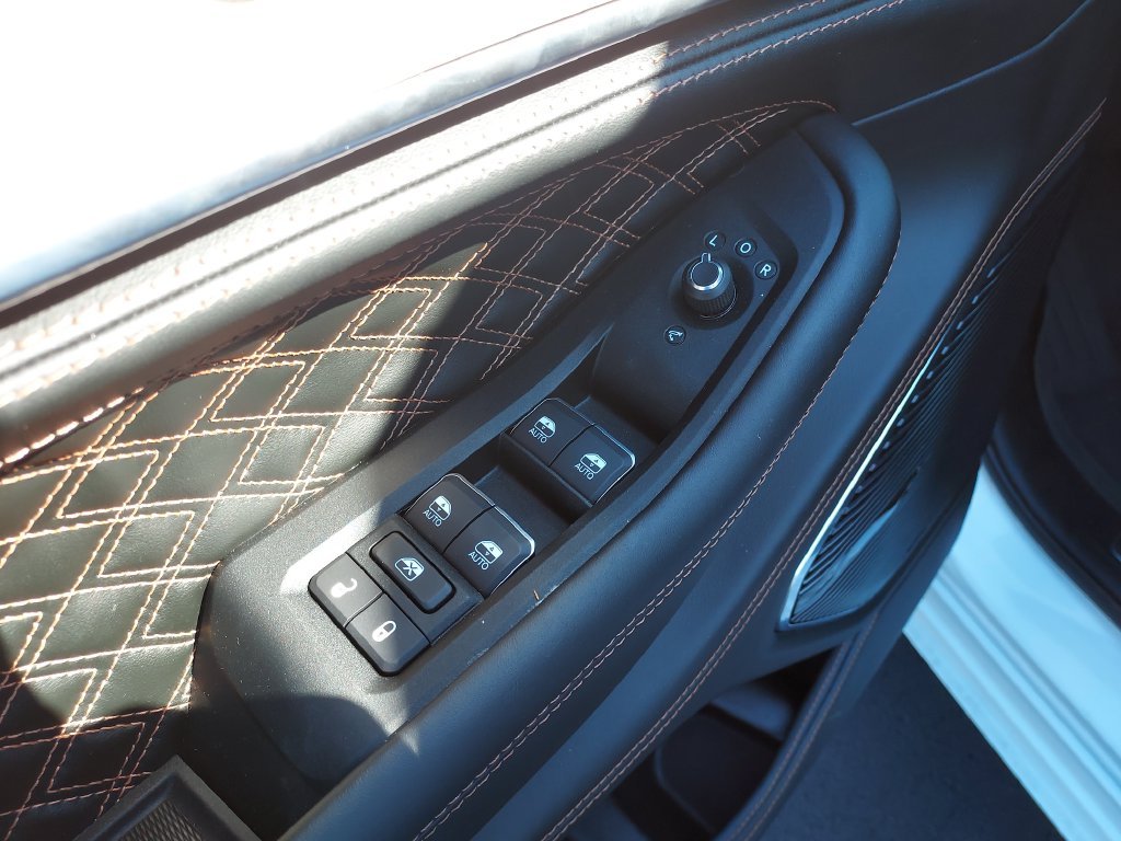 Used 2025 White Jeep Summit image 11