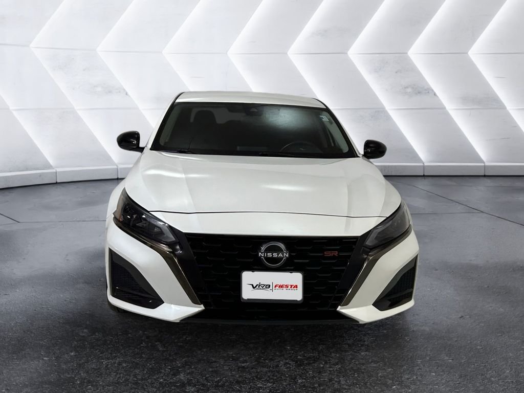 Used 2025 White Nissan 2.5 SR image 2