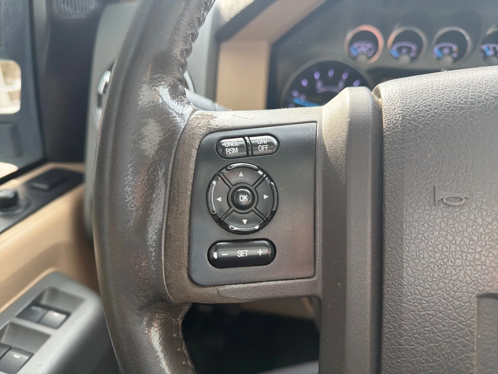 Used 2011 White Ford Lariat image 14