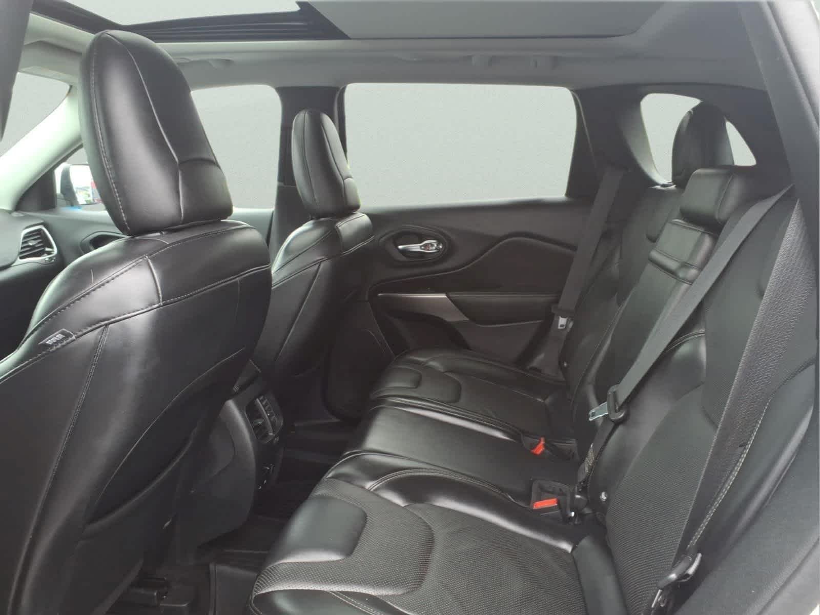 Used 2019 Bright White Clearcoat Jeep Limited image 12