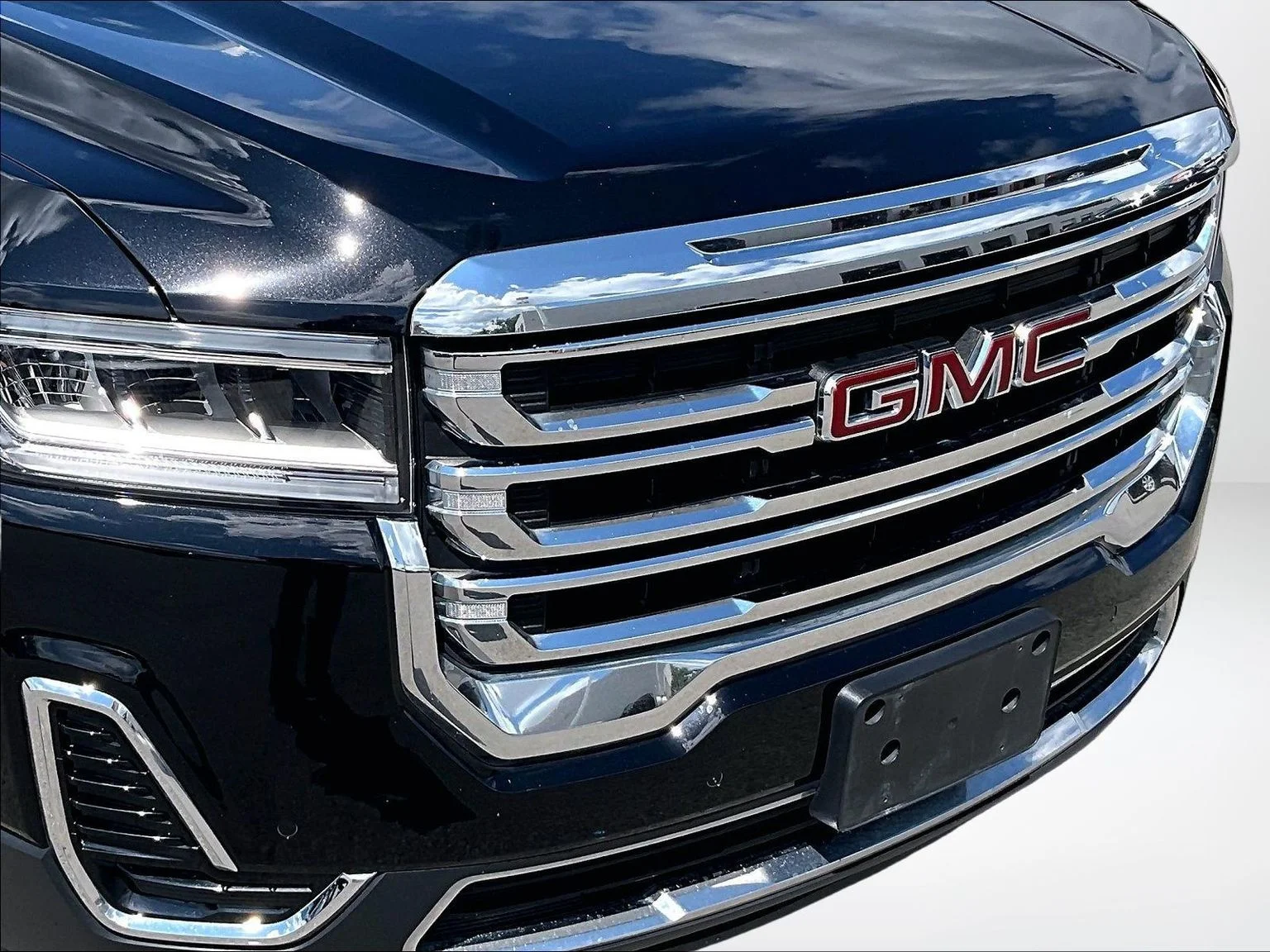 Used 2022 Black GMC SLE image 30