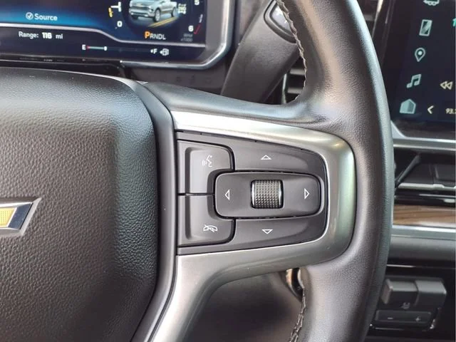 Used 2024 Summit White Chevrolet LT image 10