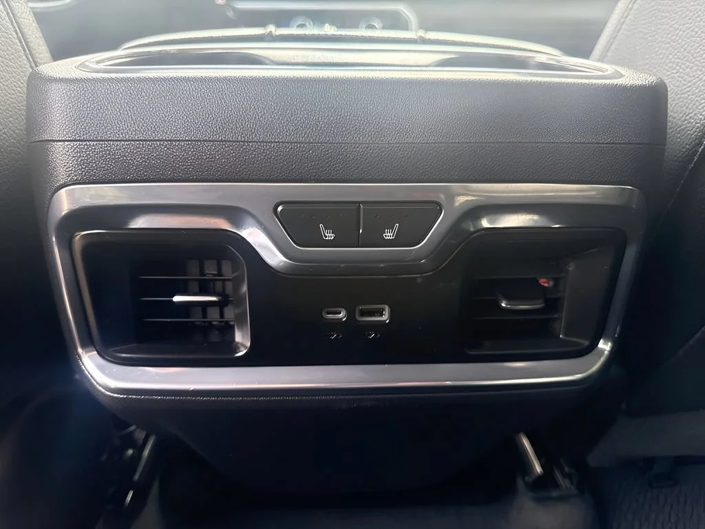 Used 2022 WHITE FROST TRICOAT GMC Denali image 12