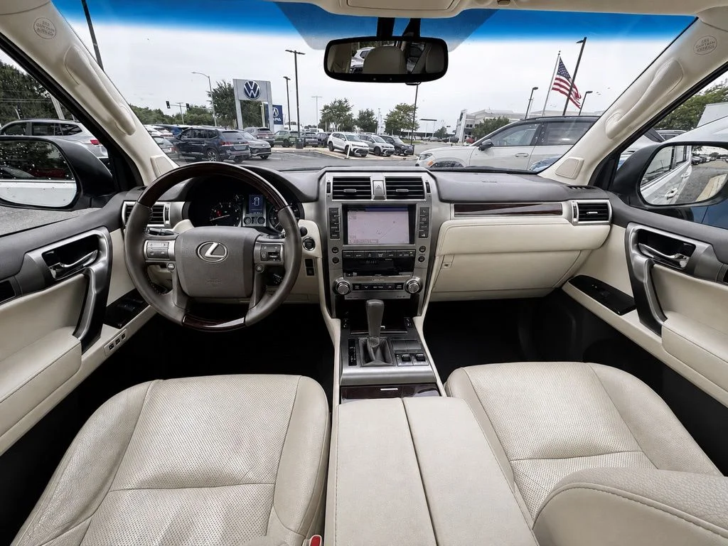 Used 2014 Starfire Pearl Lexus 460 image 16