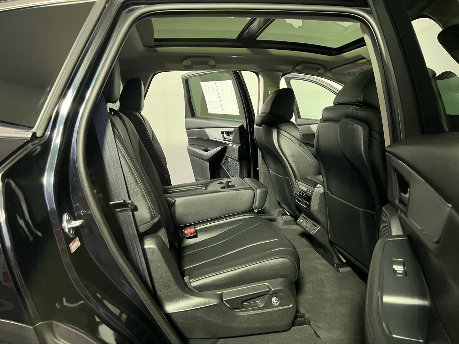 Certified Used 2025 Majestic Black Pearl Acura  image 30