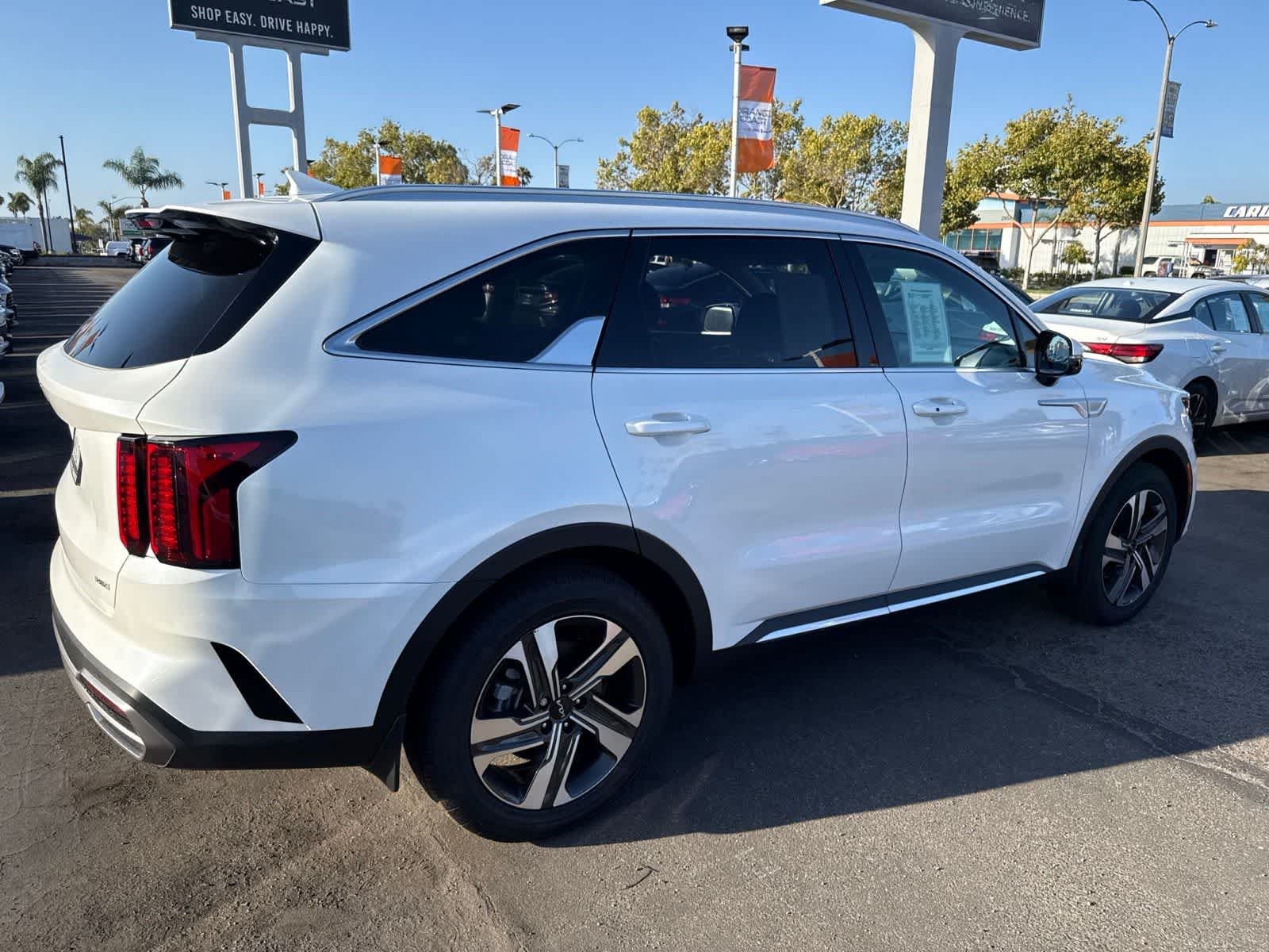 Used 2023 Snow White Pearl Kia EX image 14