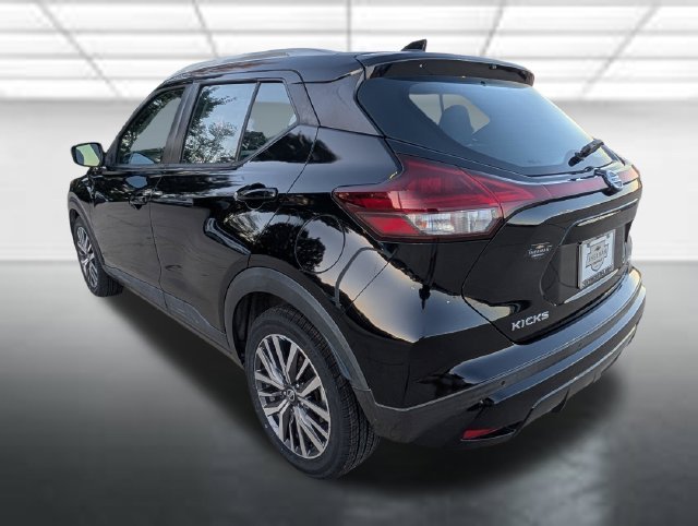 Used 2021 Black Nissan SV Xtronic CVT image 4