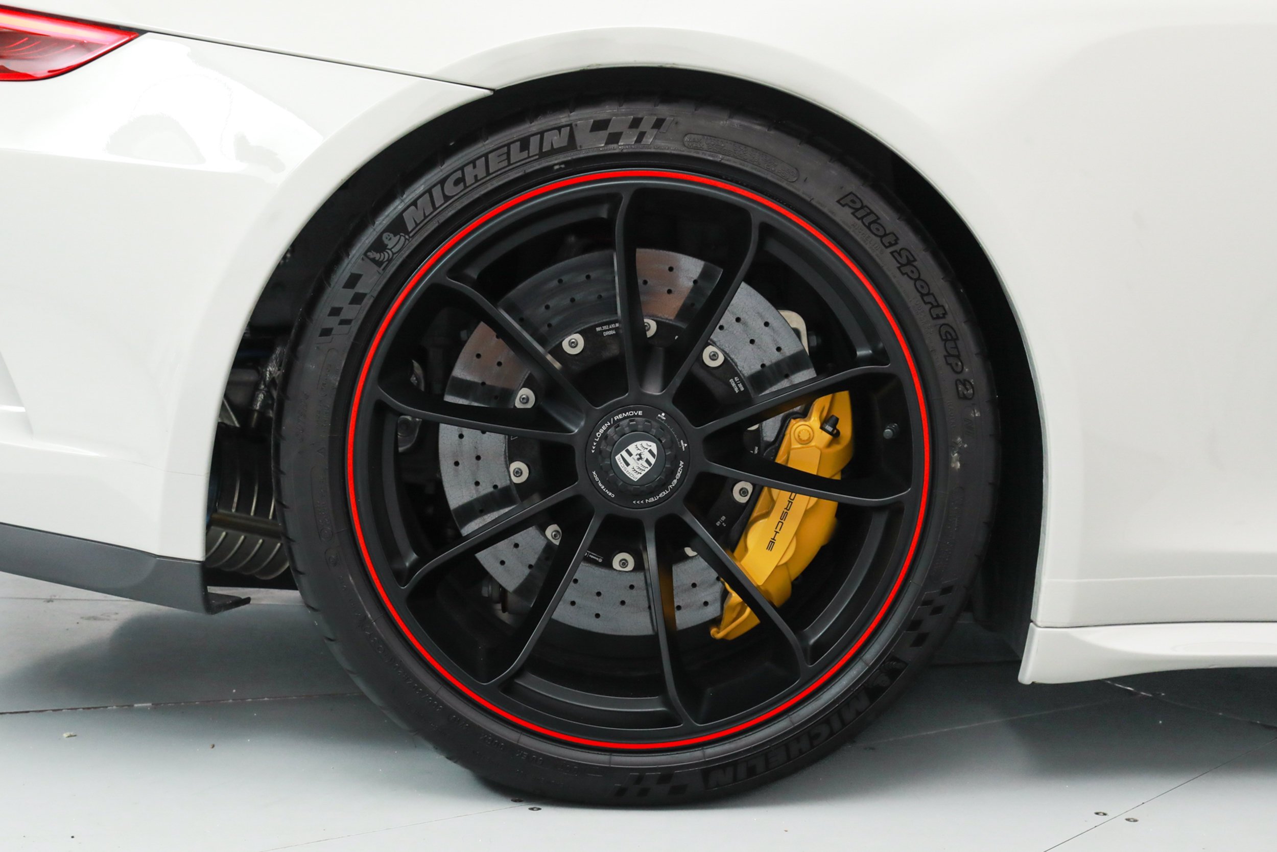 Used 2019 Chalk Porsche Speedster image 38