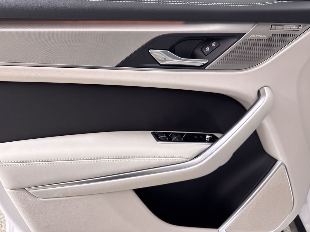 2026 Jaguar F-Pace R-Dynamic S - Photo 13