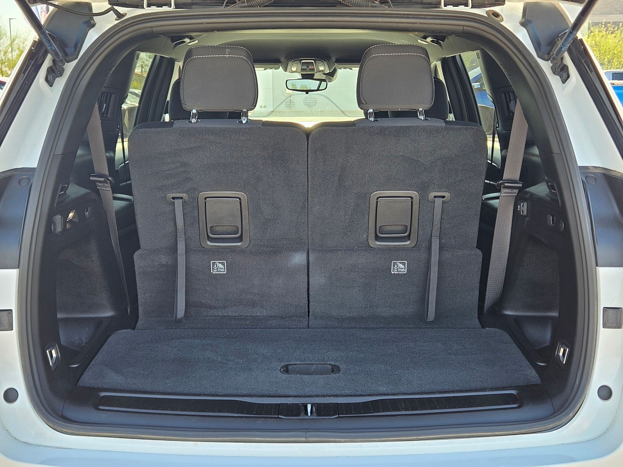 Used 2024 White Jeep Laredo 4x4 image 26