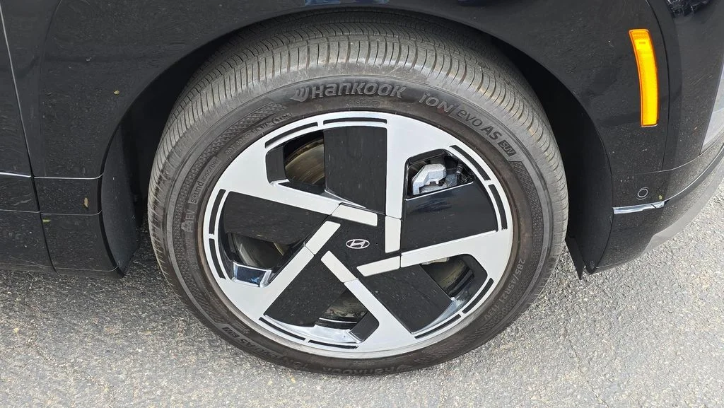 Used 2026 Abyss Black Hyundai Performance Calligraphy image 9