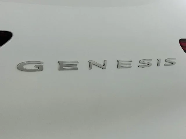 New 2027 White Genesis 2.5T Advanced image 26