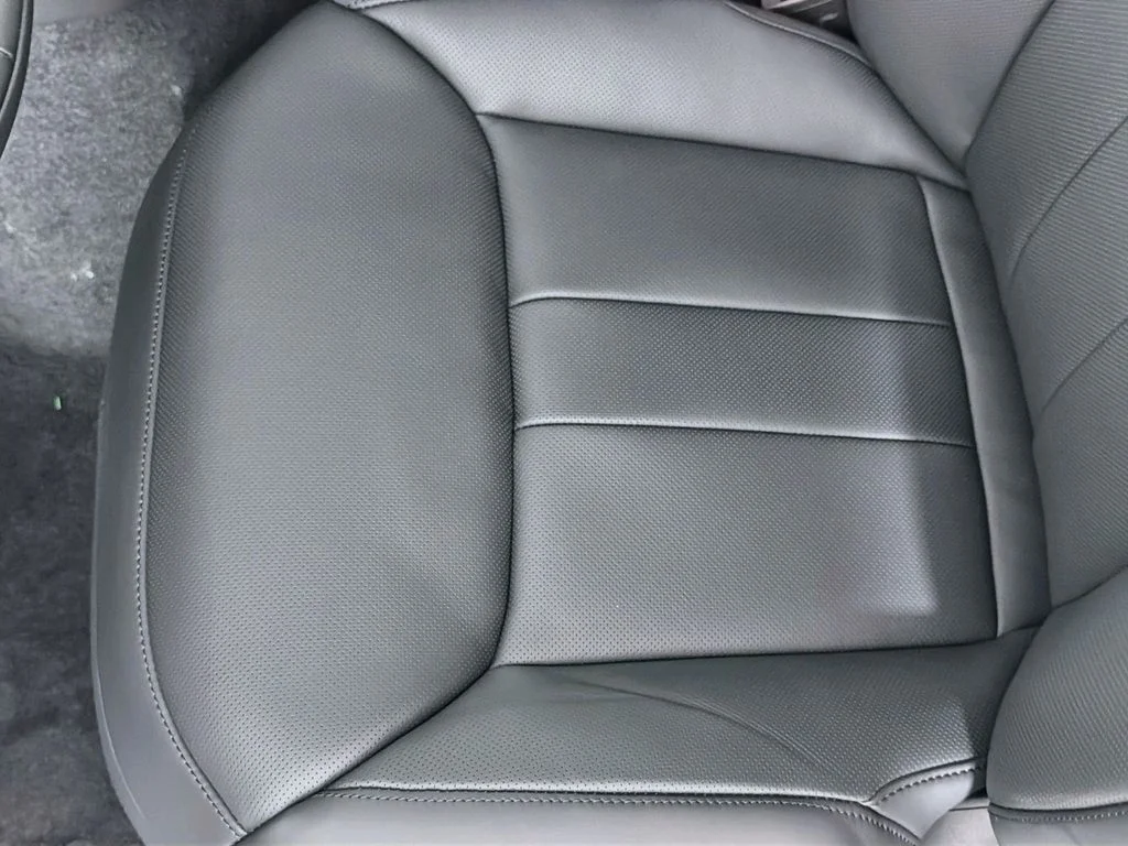 New 2026 Fuji White Land Rover Dynamic SE image 20