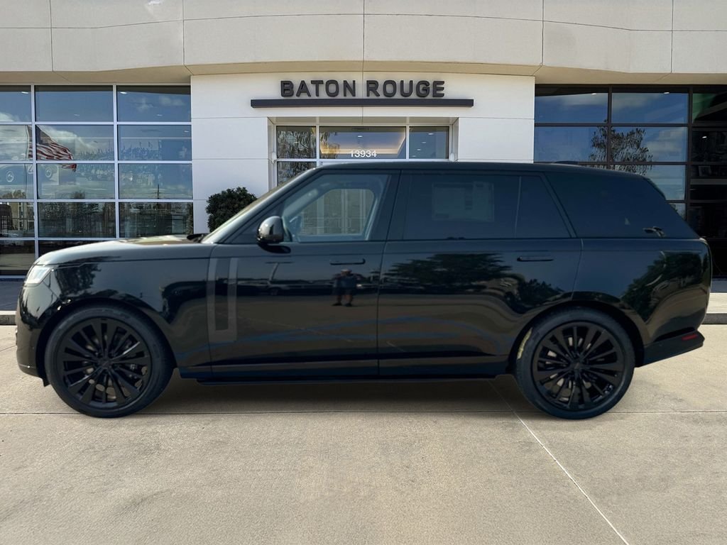 New 2026 Santorini Black Land Rover SE image 5