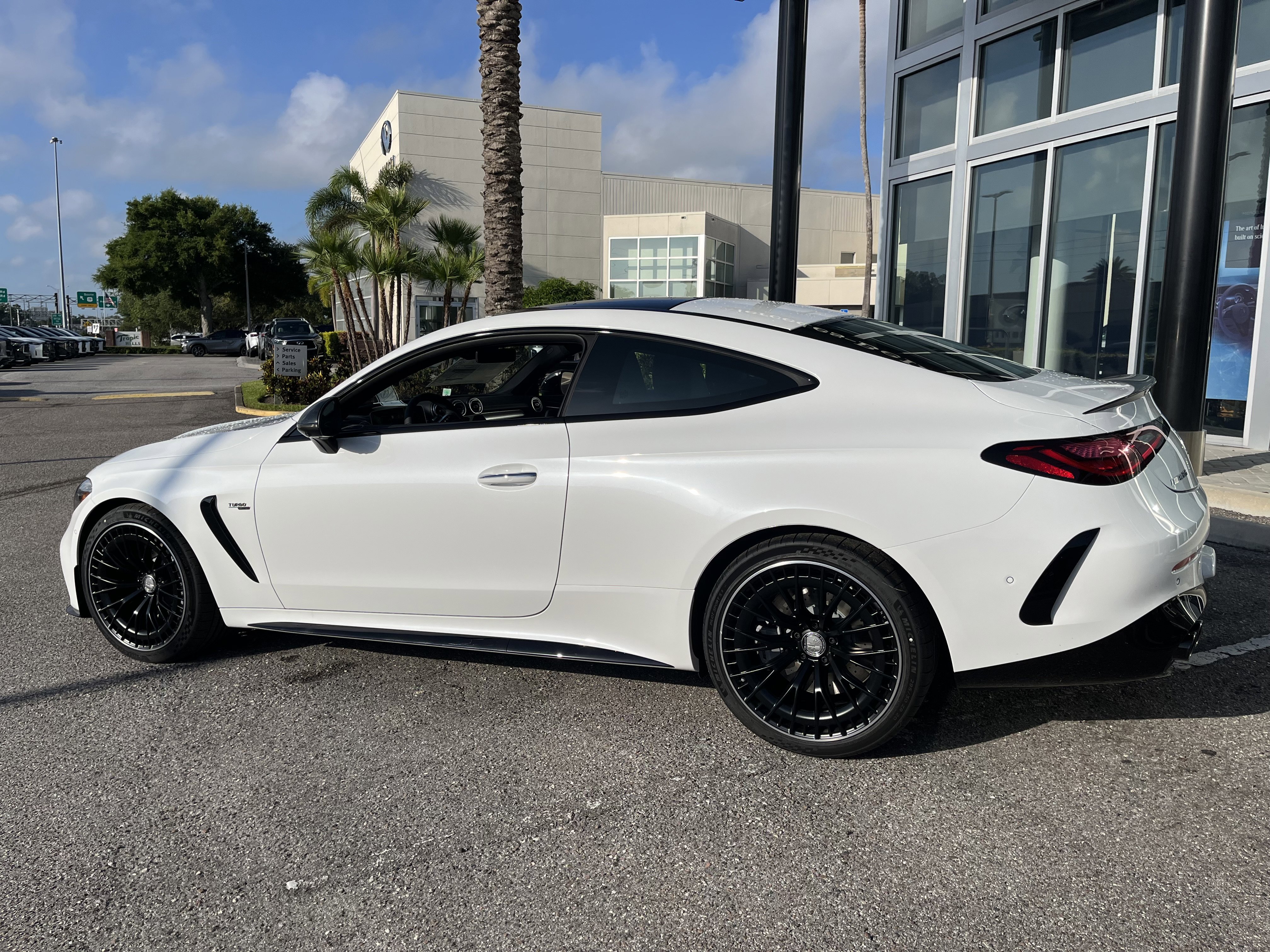New 2026 MANUFAKTUR Moonlight White Metallic Mercedes-Benz AMG® CLE 53 image 4