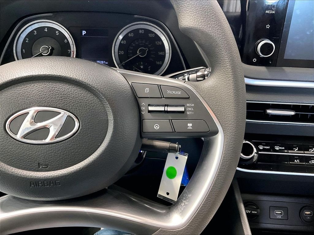 Used 2023 Silver Hyundai SE image 23