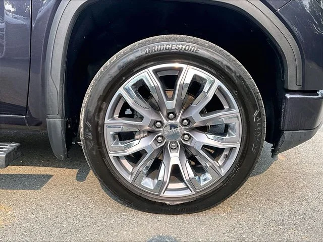 Used 2024 Silver GMC Denali image 9