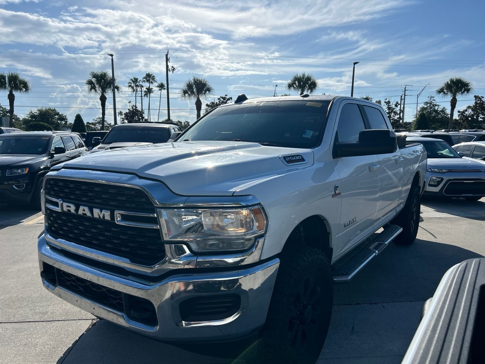 Used 2022 White Ram Big Horn image 1