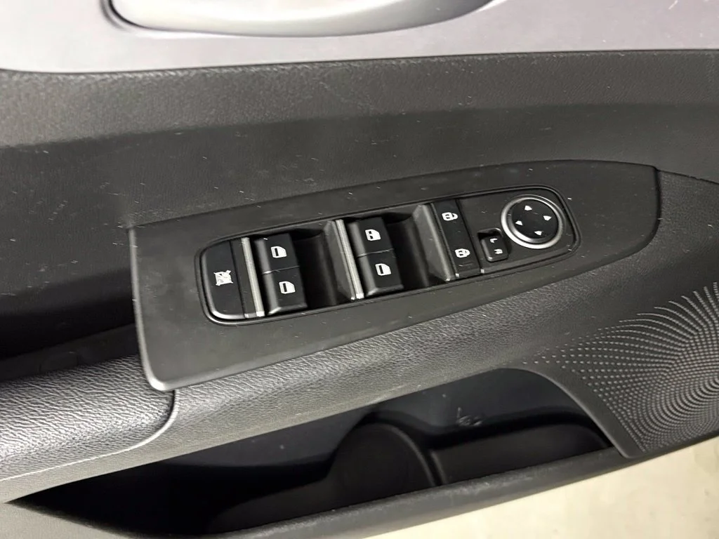 Used 2023 Black Kia LXS image 14
