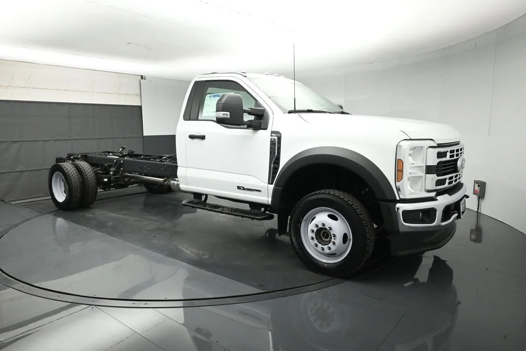 New 2025 Oxford White Ford XL image 1