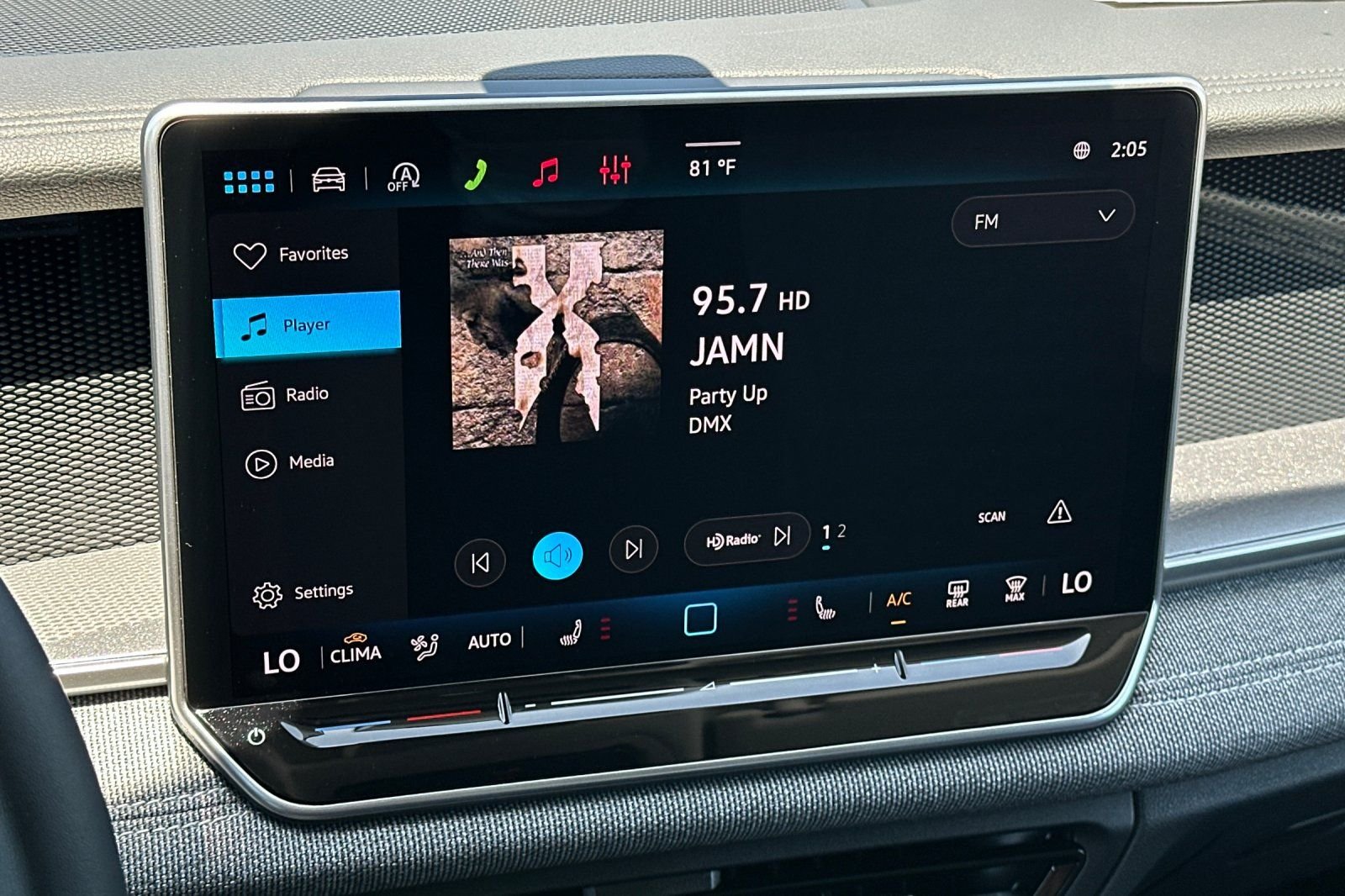 New 2026 Deep Black Pearl Volkswagen 2.0T S image 18