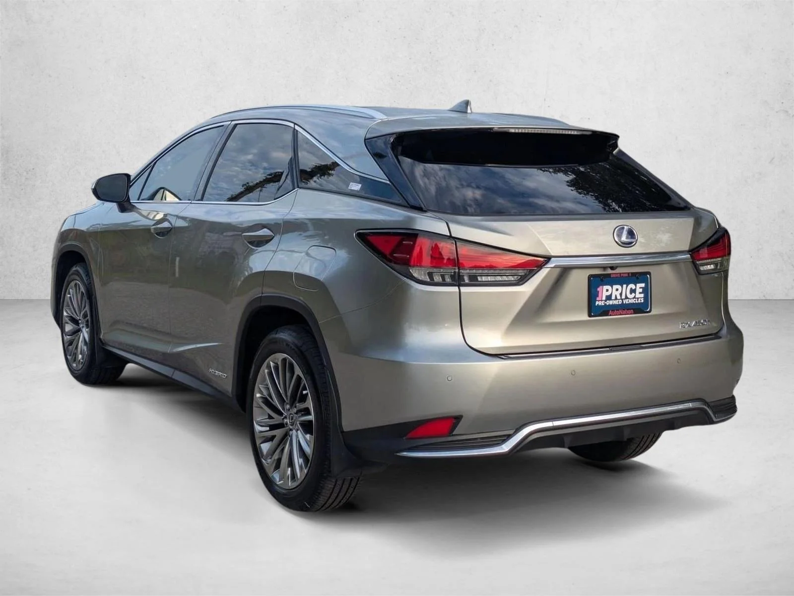 Used 2022 Atomic Silver Lexus RX 450h image 8