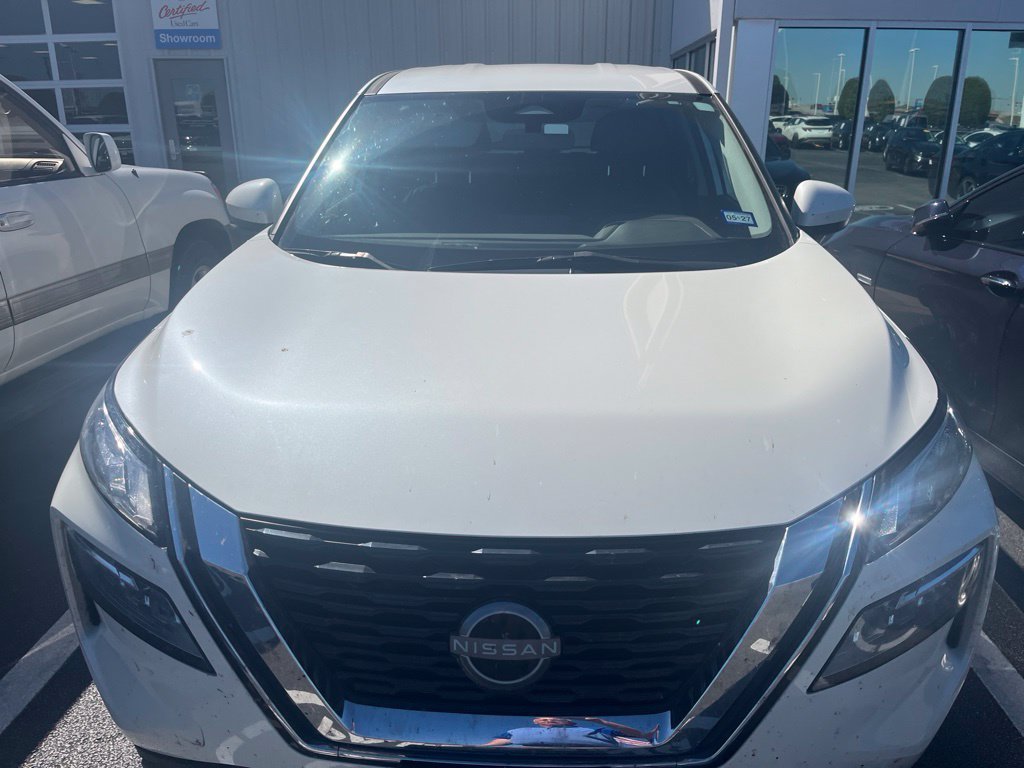 Used 2023 Pearl White Tricoat Nissan SV image 2