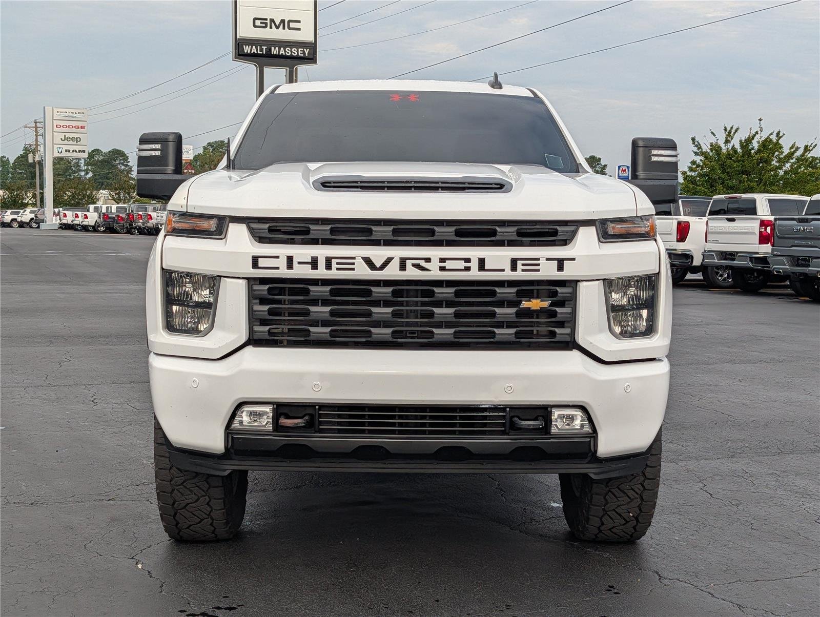 Used 2020 SUMMIT WHITE Chevrolet Custom image 8