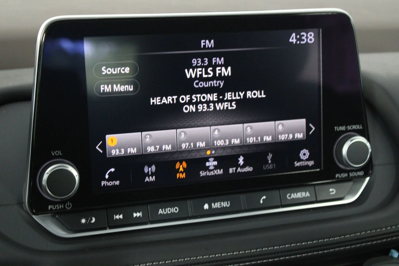 Used 2023 Gray Nissan S image 19
