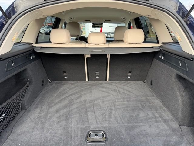 Certified Used 2022 Blue Mercedes-Benz GLC 300 image 10